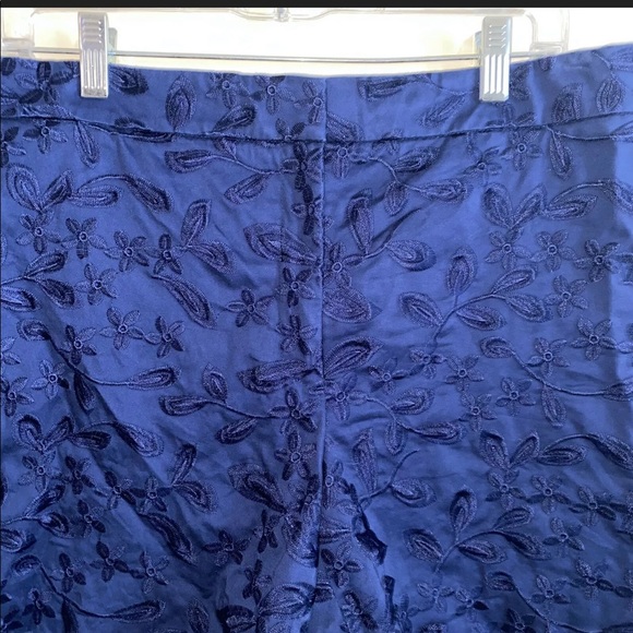 WHITE HOUSE BLACK MARKET Blue Short Embroidered 14 - Picture 6 of 13